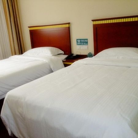 Greentree Inn Shandong Qingdao Zhengyang Road Jiajiayuan Shopping Center Business Hotel Exterior photo